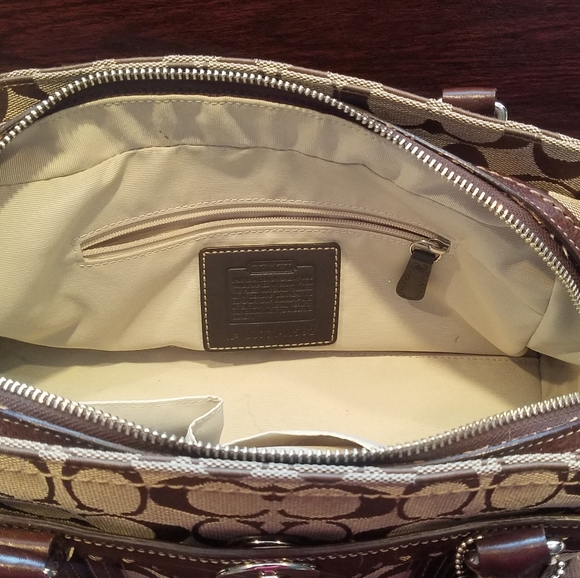 Signature Coach Handbag - Picture 6 of 11